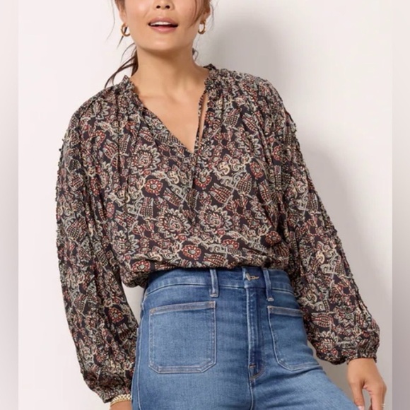 Evereve Tops - Evereve- Kylie Blouse